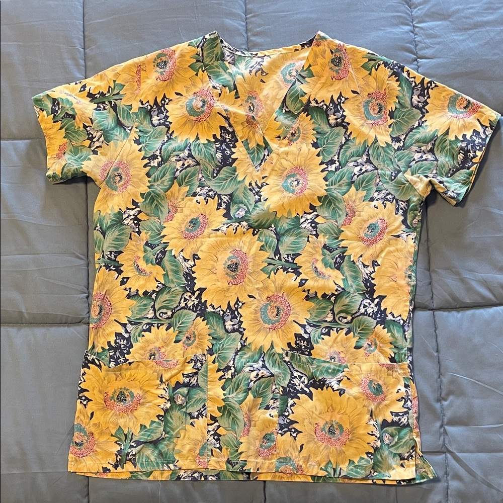 Sunflower Print Scrub Top - Bright Yellow & Green